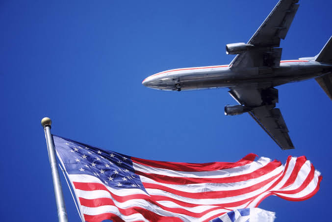 ¿Cuánto cuesta viajar a Estados Unidos desde República Dominicana ?